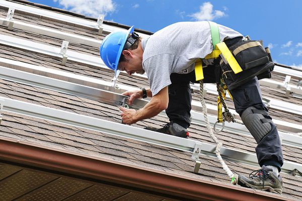 professional roofers (2)
